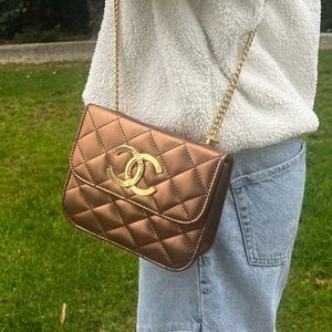 Vintage Chanel bronze chain purse!